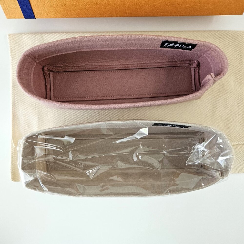 LOUIS VUITTON Cosmetic Pouch MM (Old GM) - Picture 13 of 16